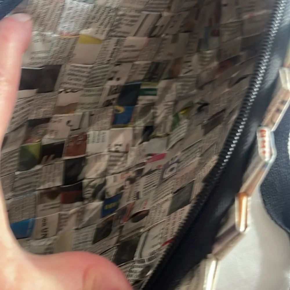 Adorable satchel!  Perfect condition. - Picture 4 of 5